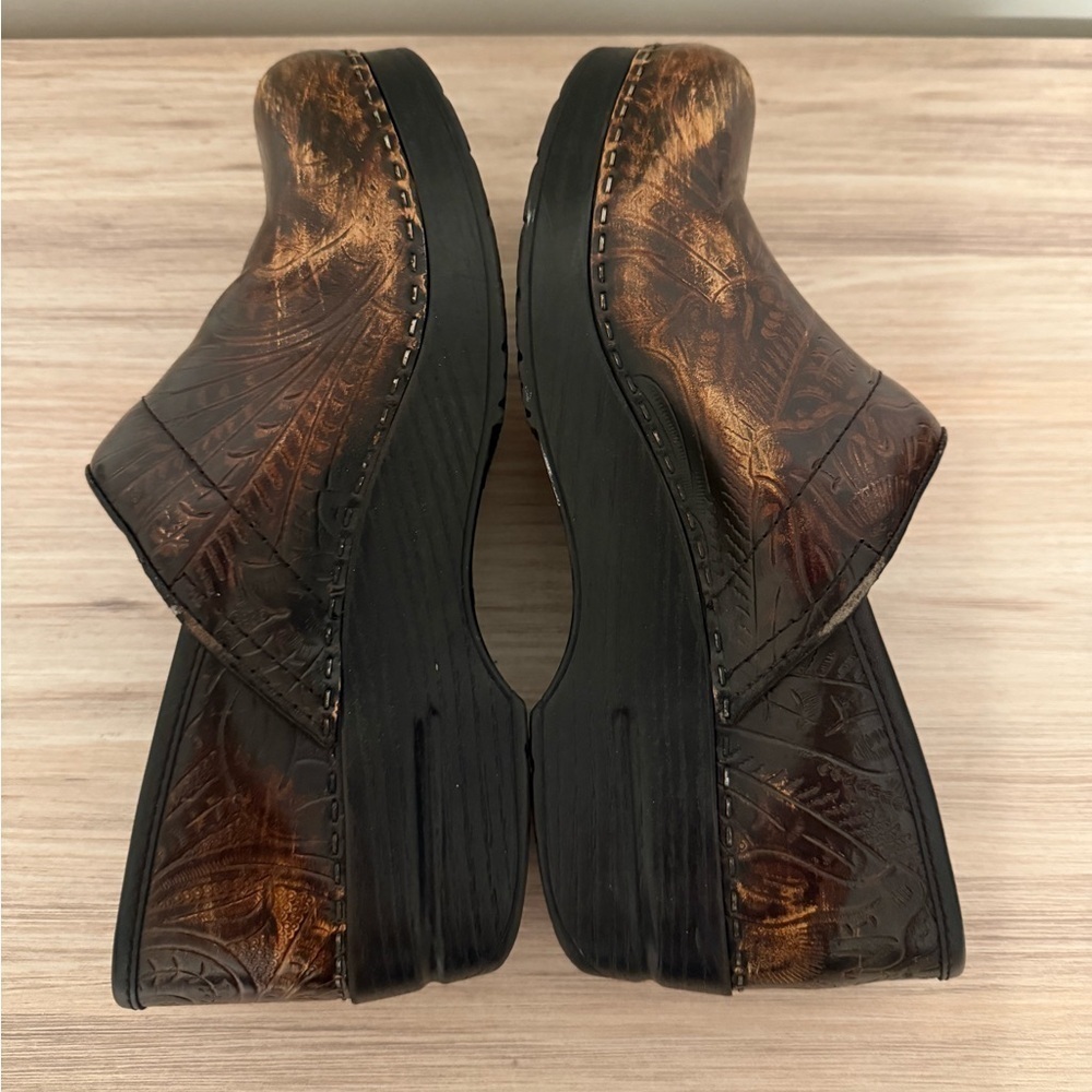 Dansko Professional Women's Clogs Brown Leather Tooled Embossed Stapled Size 38